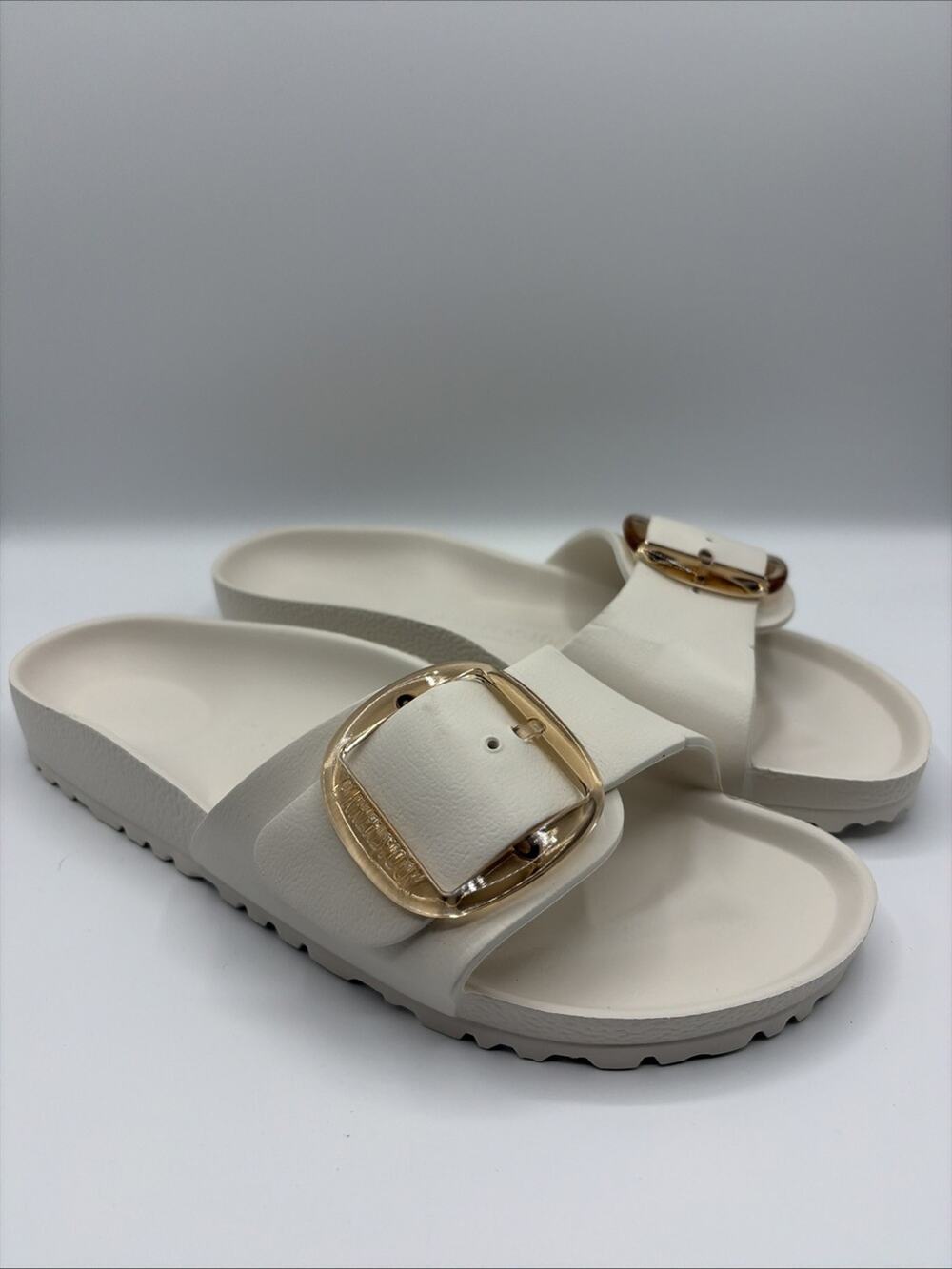 Birkenstock - Women's Recovery Big Buckle Slide Sandal Madrid EVA Eggshell READ